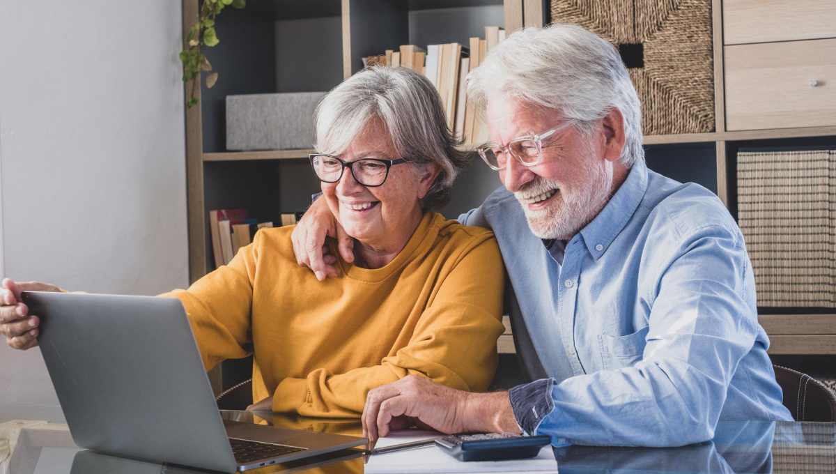 Why More Federal Retirees Are Rolling Over Their TSP